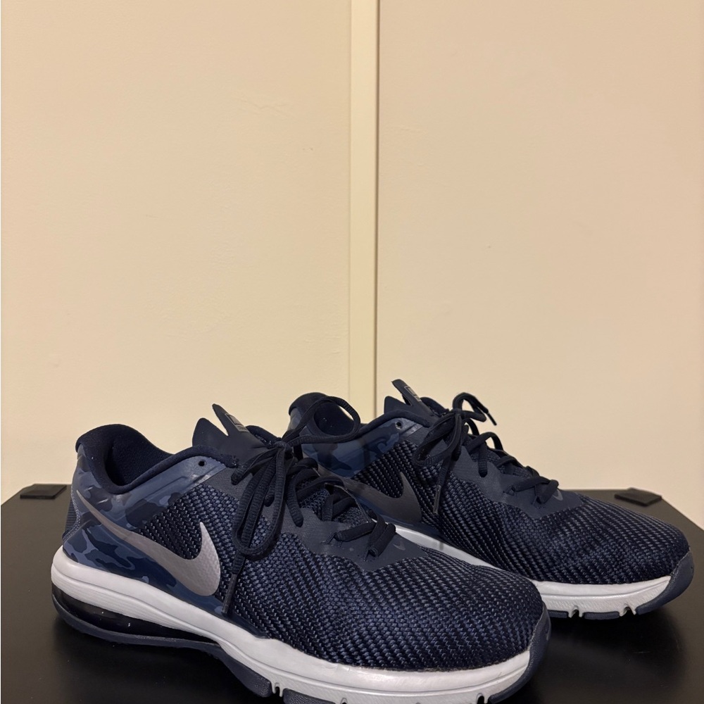Nike Men's Navy Blue Sneakers Shoes size 11